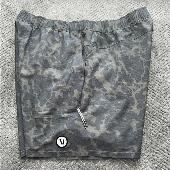Vuori Men’s Camo Athletic Shorts Olive Green Size L Performance Lined - Picture 4 of 12
